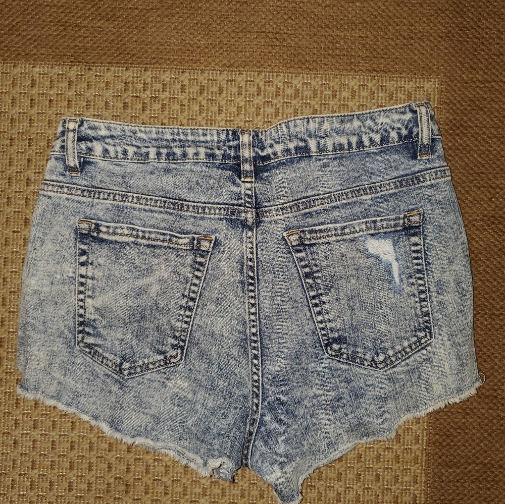 Jean Shorts - Picture 3 of 3